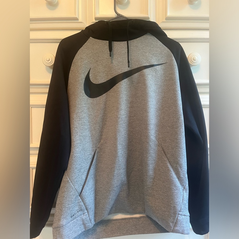 Men’s Large Nike Sweatshirt